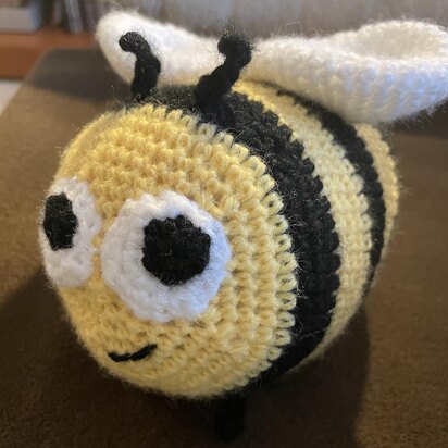 Bee amigurumi