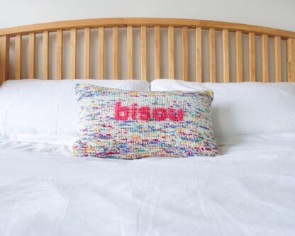 Bisou Pillow