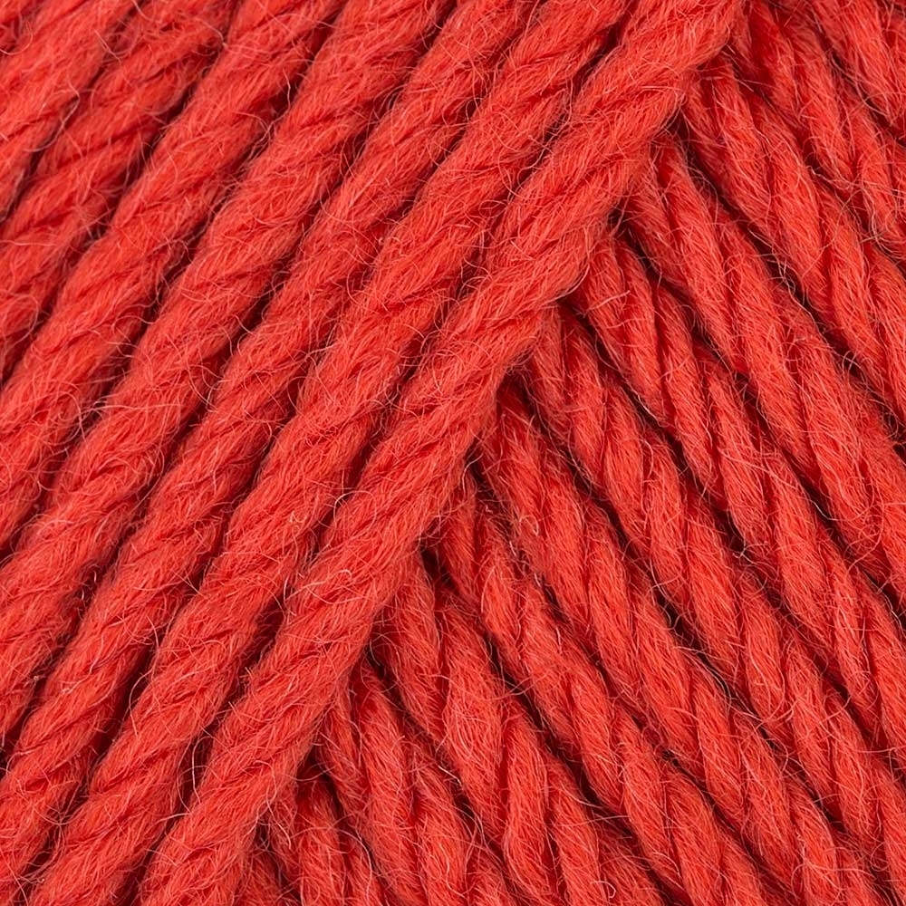 Yarn Medium Gauge Autumn Red 6 oz 