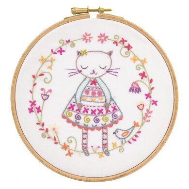 Un Chat Dans L'Aiguille Violette the Puss Contemporary Printed Embroidery Kit