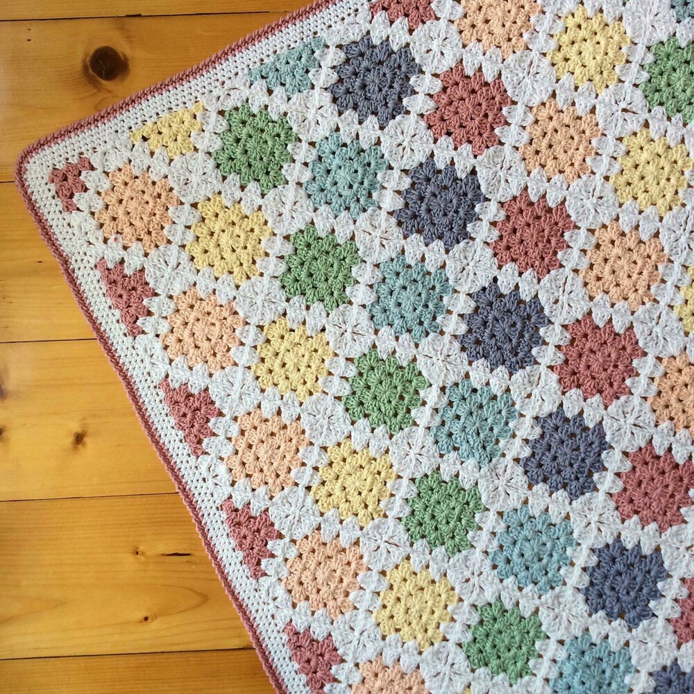 Spin Your Granny Square Crochet pattern by Stitchedupcraft