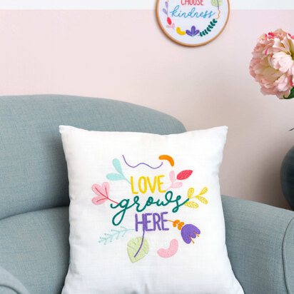 Anchor freestyle: Ana Clara Love Grows Here Cushion Embroidery Kit