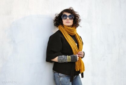 Victory crochet scarf with fringe