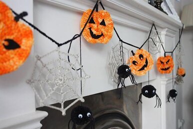 Spooky Bunting
