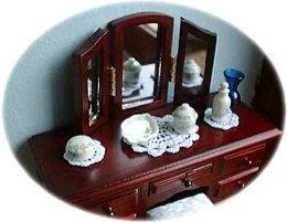 1:12th scale Cheval set and dressing table runner