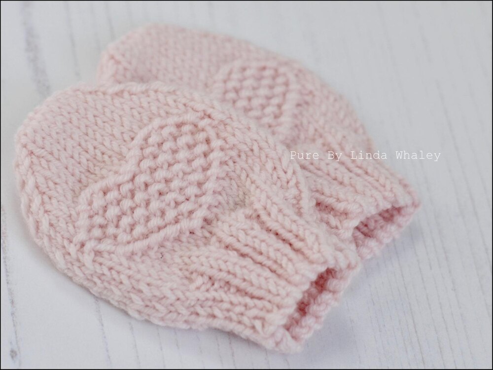 Hand Knitted White Baby Mittens Age 0-3 Months Brand New