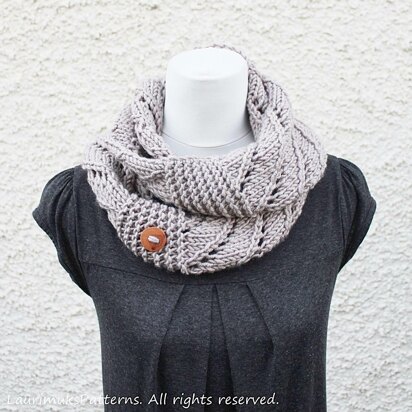 Weekender infinity scarf