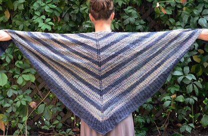 Lilac in the wind Shawl