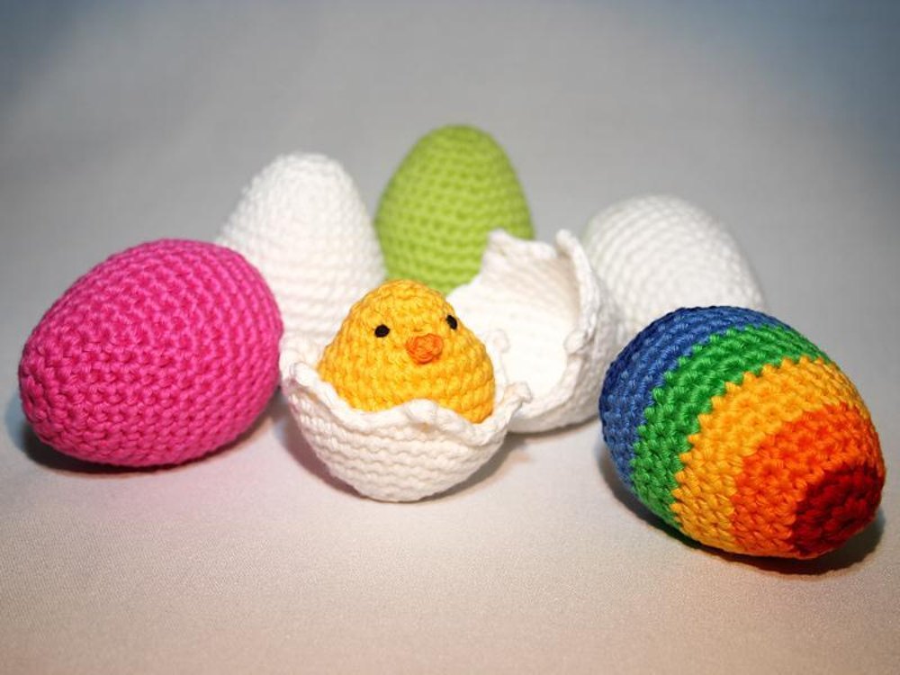 Egg Collection + Chick - Amigurumi Crochet pattern by patterns by steph.