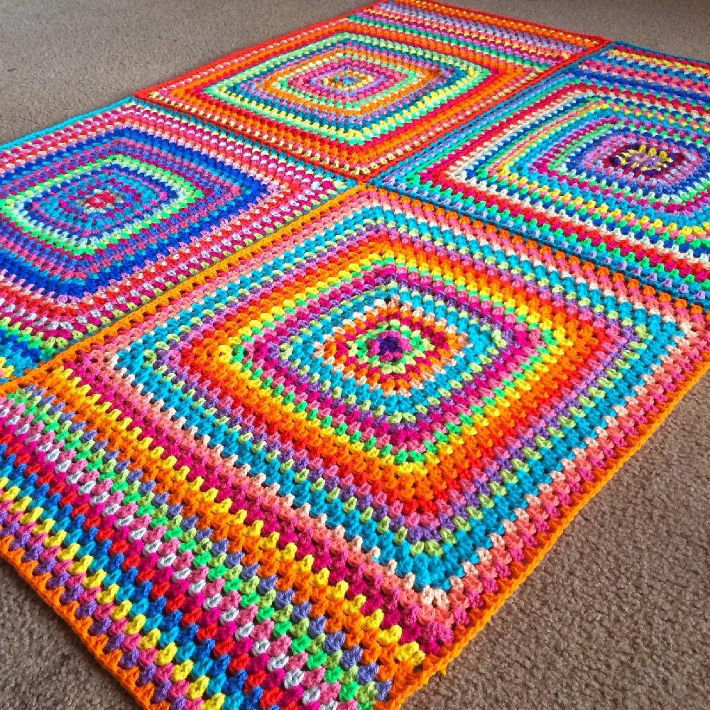 Four Square Crochet pattern by Rachele Carmona Knitting Patterns LoveCrafts...