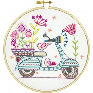 Un Chat Dans L'Aiguille Scooter Ride Embroidery Kit