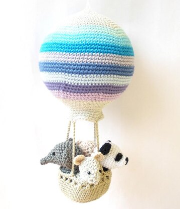 Hot air balloon with animals