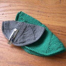 Kipah, Yamulkah: A knitted skullcap