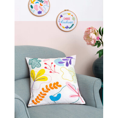 Anchor freestyle: Ana Clara Graphic Floral Cushion Printed Embroidery Kit