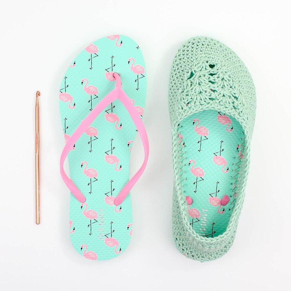 lightweight slippers with flip flop soles crochet pattern by jess coppom make do crew