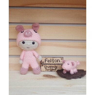 Felton in Pig Costume