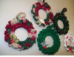 Loops Wreath Ornament