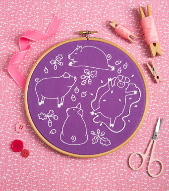 Hawthorn Handmade Playful Pigs Embroidery Kit - 7” in diameter