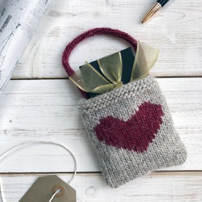 Intarsia Heart Gift Bag