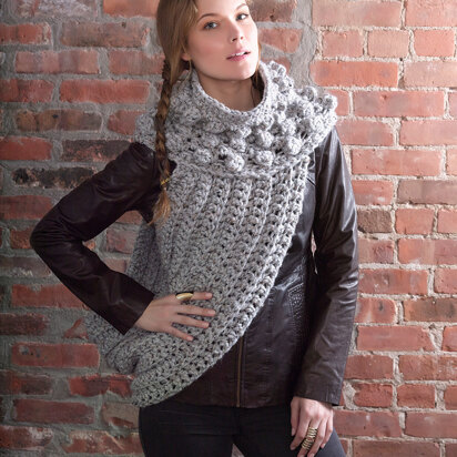 District 12 Cowl Wrap in Lion Brand Wool-Ease Thick & Quick - L30293