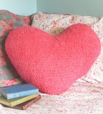 Heart Cushion in Robin Fleece Chunky - Downloadable PDF