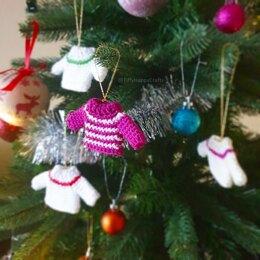 Easy Mini Sweater Ornament