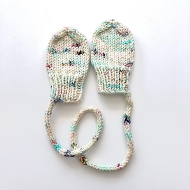 Teeny-tiny Knit Mitts