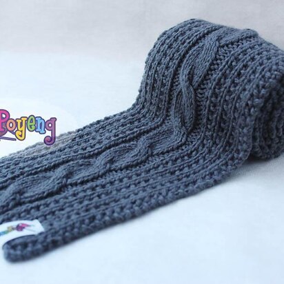 Simple cable scarf