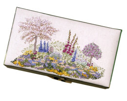 Rajmahal Dorothy's Garden Printed Embroidery Kit - 17.5 x 10.5cm