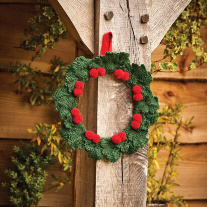 Christms Berries Wreath in Sirdar Country Classic DK - 10657 - Downloadable PDF