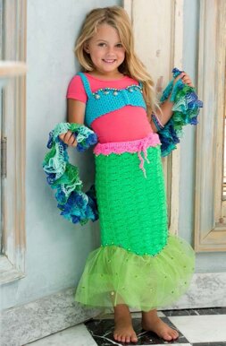 Petite Mermaid Costume in Red Heart Super Saver Jumbo and Super Saver Economy Solids - LW3789