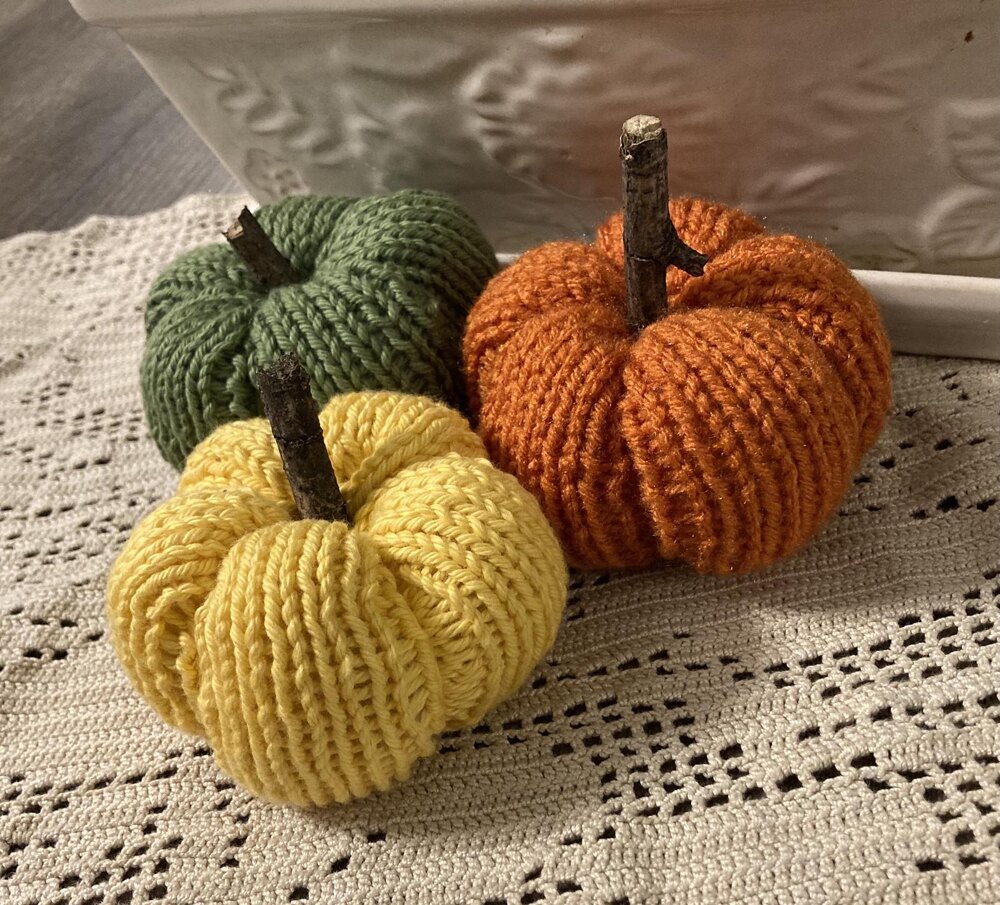 Free Autumn Pumpkin Knitting Pattern to Knit